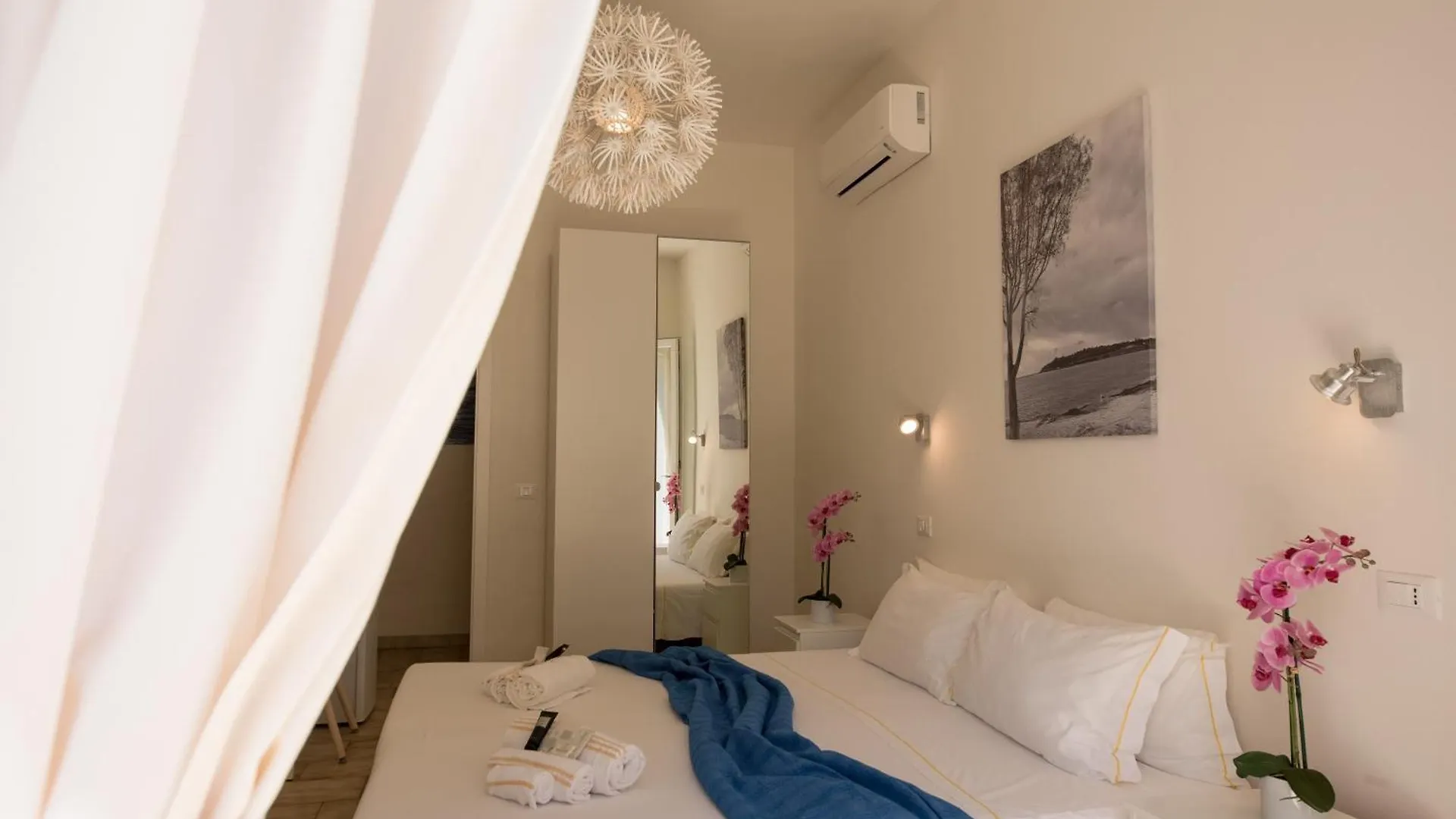 Hotel Coru e Mari Pula 0*,  Italia