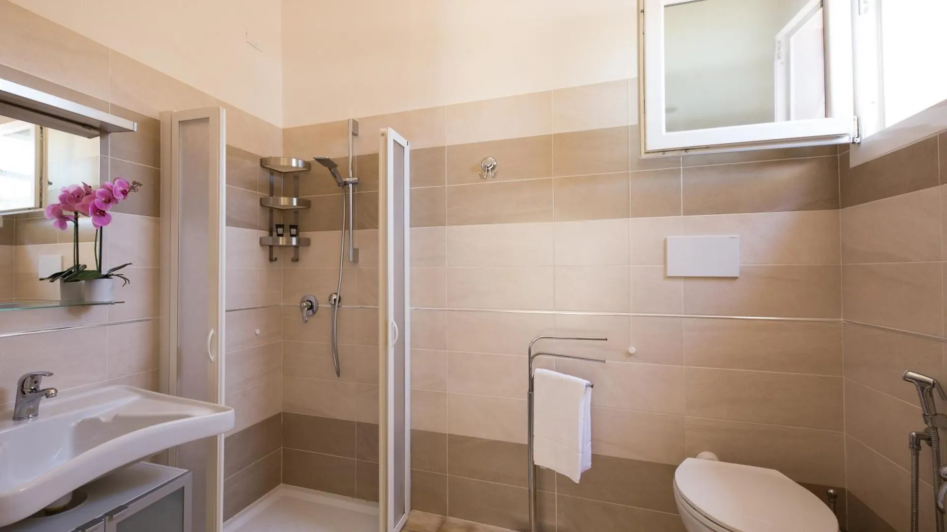 Affittacamere Hotel Coru e Mari Pula