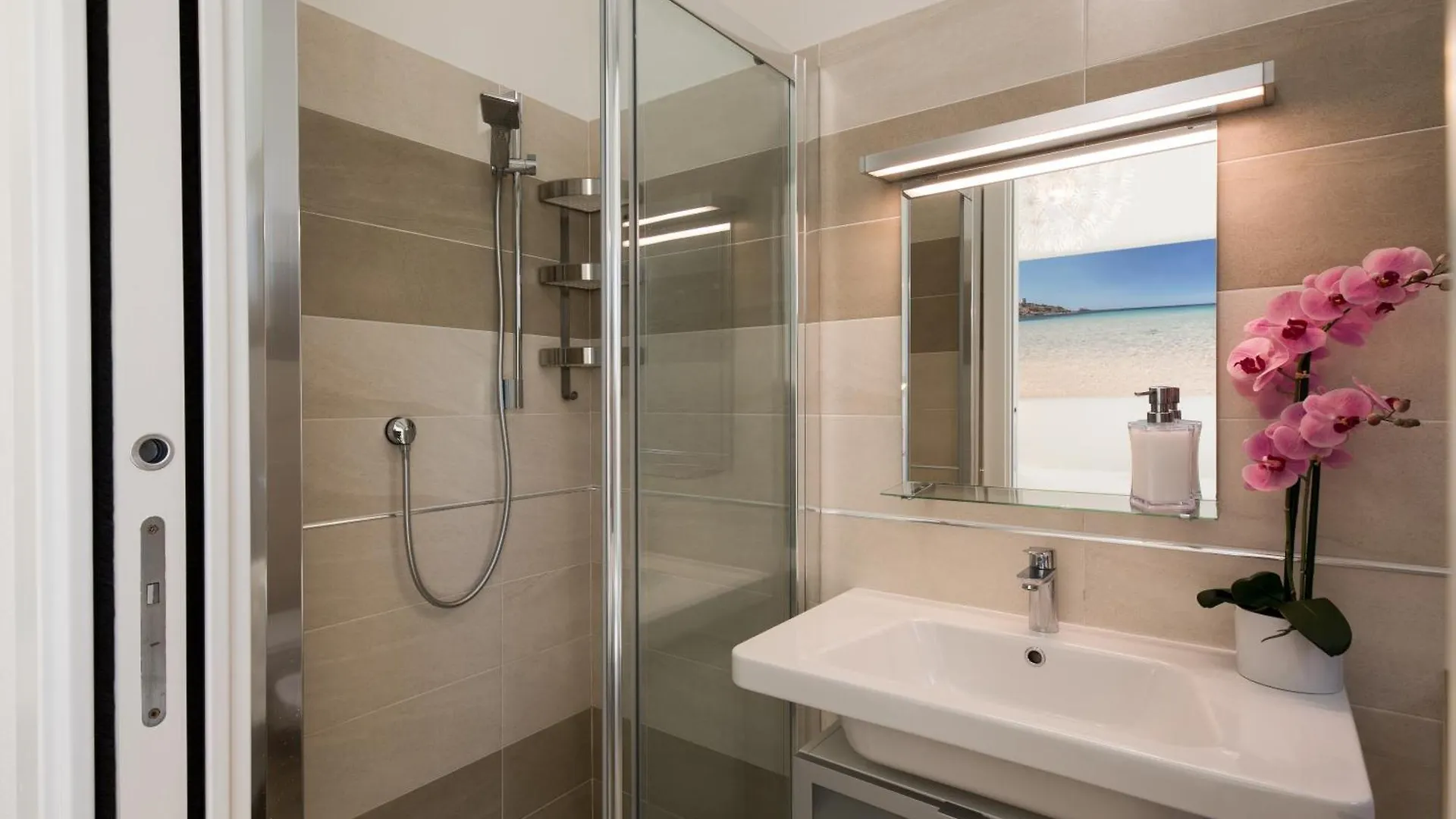 Affittacamere Hotel Coru e Mari Pula